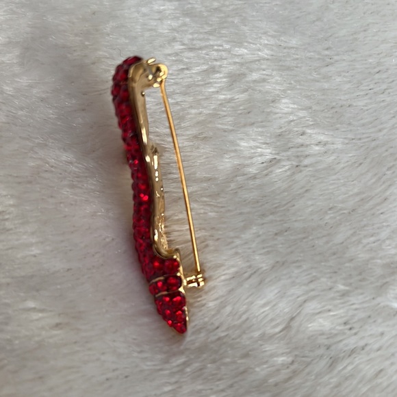 Vintage Pave crystal red pump brooch - Picture 3 of 3